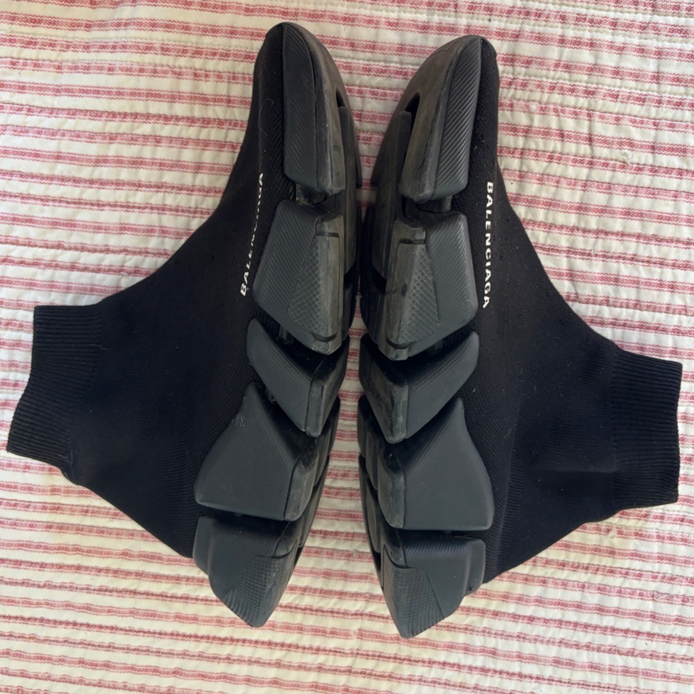 Balenciaga Speed 2.0 Monocolor Sneakers - Picture 8 of 11
